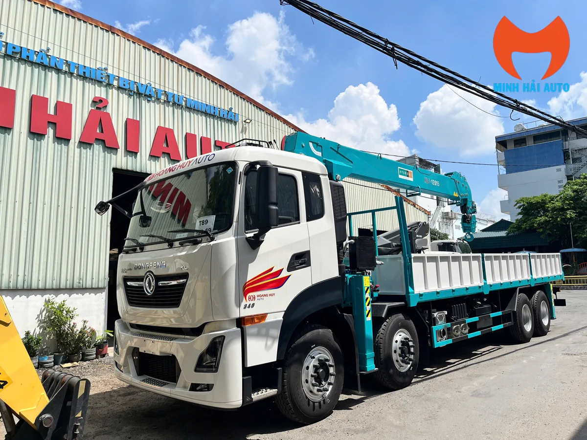 Xe cẩu tự hành Hyundai Everdigm HLC-12015 trên nền Dongfeng 4 chân