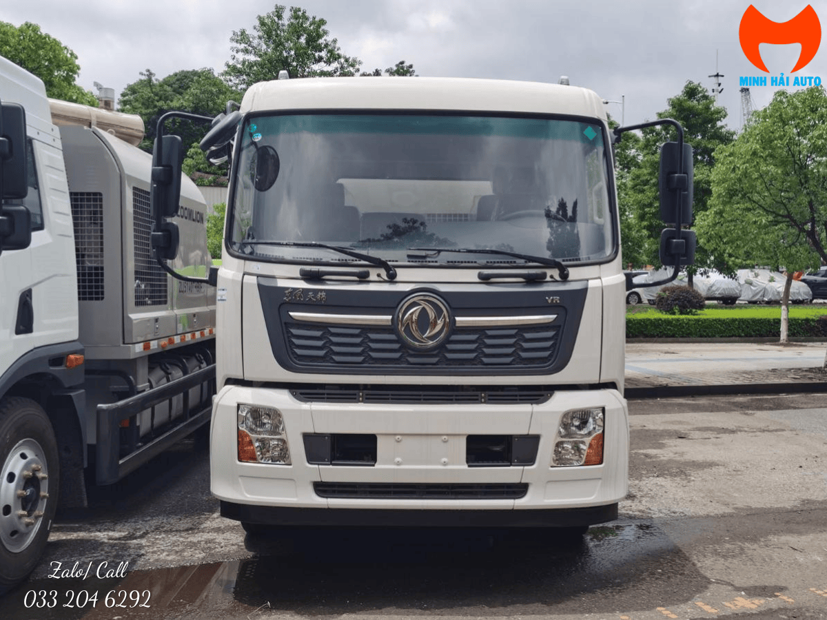 Chi tiết khung gầm và hệ thống chân chống của xe bơm bê tông áp lực 16 MPa, đảm bảo an toàn khi vận hành.