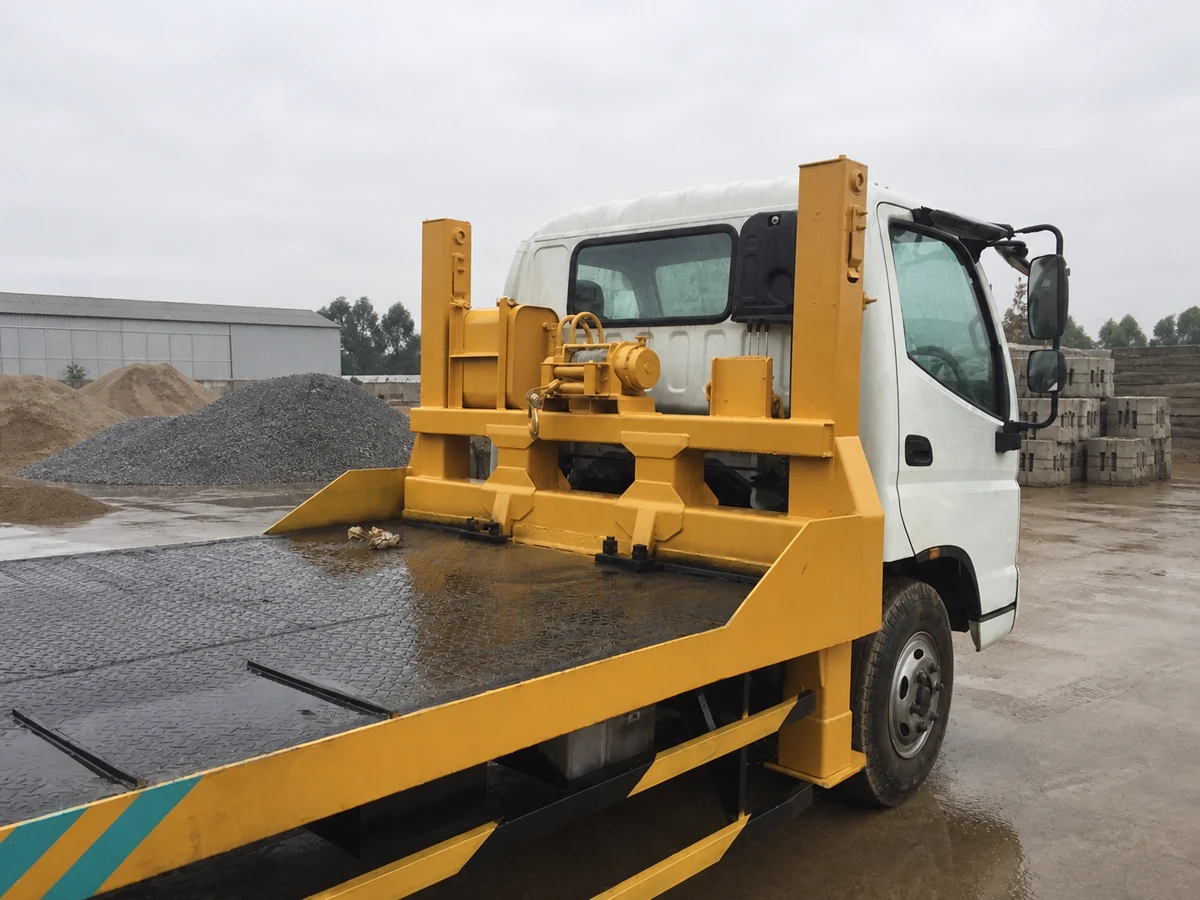 Cơ cấu thủy lực nâng đầu và tời kéo trên xe Ollin 500B