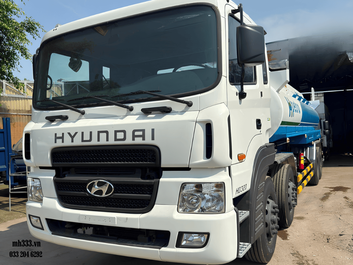 Công ty Minh Hải bàn giao xe xitec chở xăng dầu 22 khối cho khách hàng doanh nghiệp.