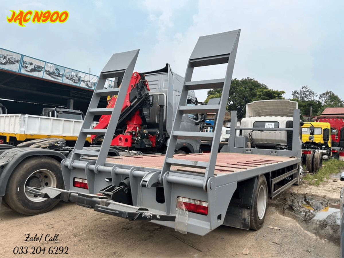 Dàn xe chở máy công trình JAC N900 sẵn sàng giao đến khách hàng tại Minh Hải Auto.