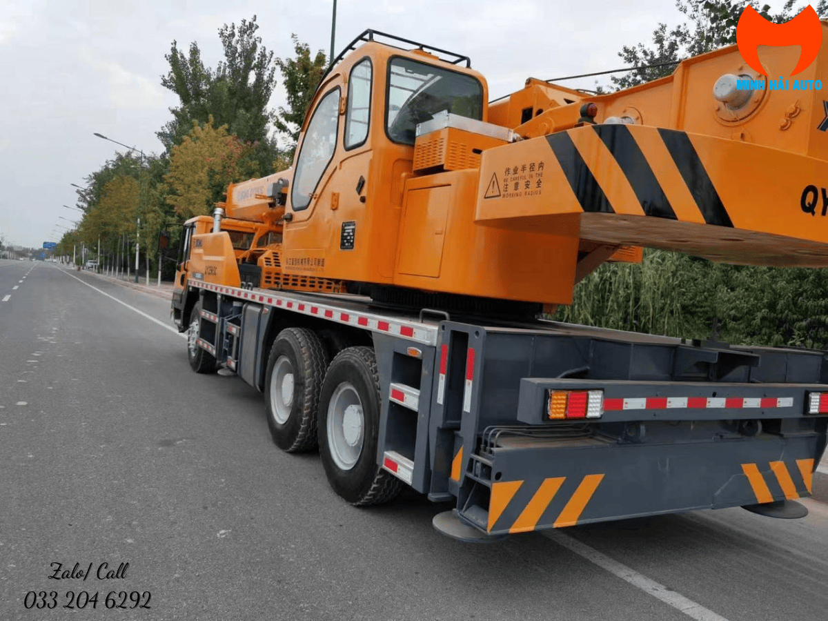 Dịch vụ bảo hành, bảo trì chuyên nghiệp cho cẩu bánh lốp 25 tấn tại Minh Hải.