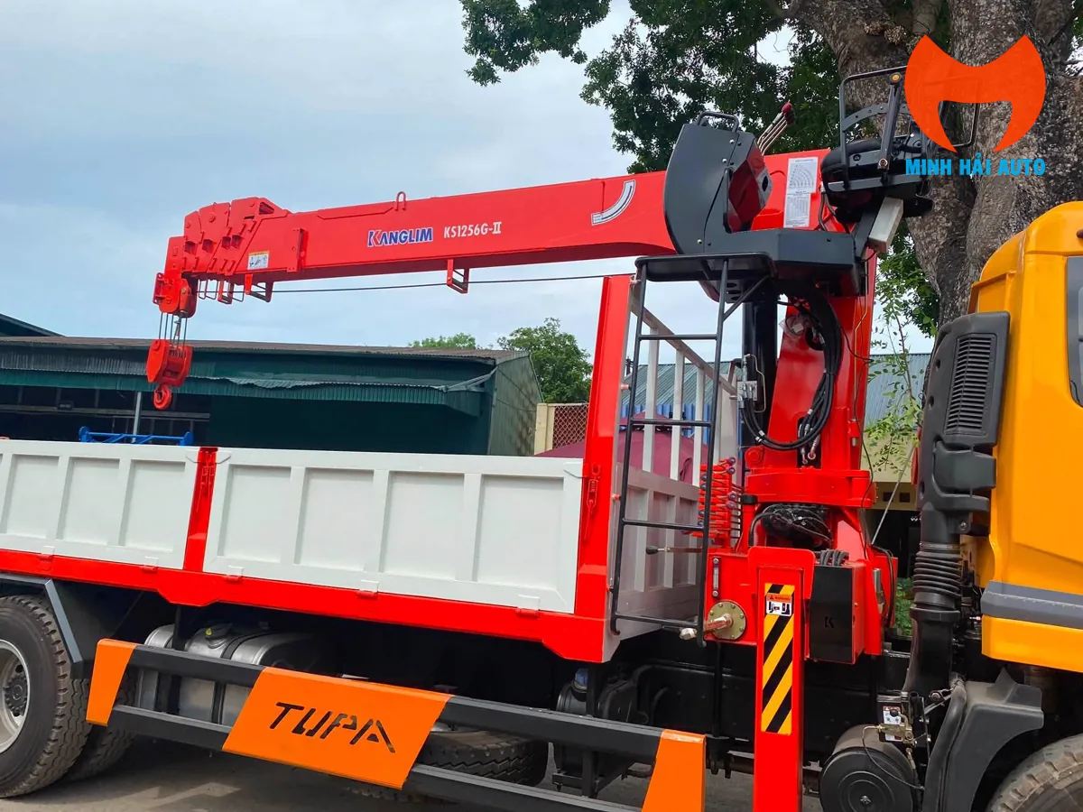 Xe tải Dongfeng gắn cẩu Kanglim KS1256G-II trong cấu hình tham khảo