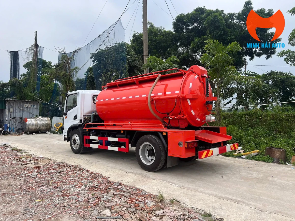 Xe hút bùn Dongfeng VASOL đời 2026 với ống hút bên bồn