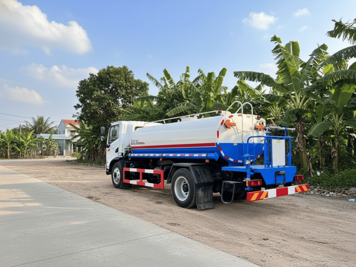 Dongfeng 7 khối tưới cây xanh đô thị mới khu công nghiệp