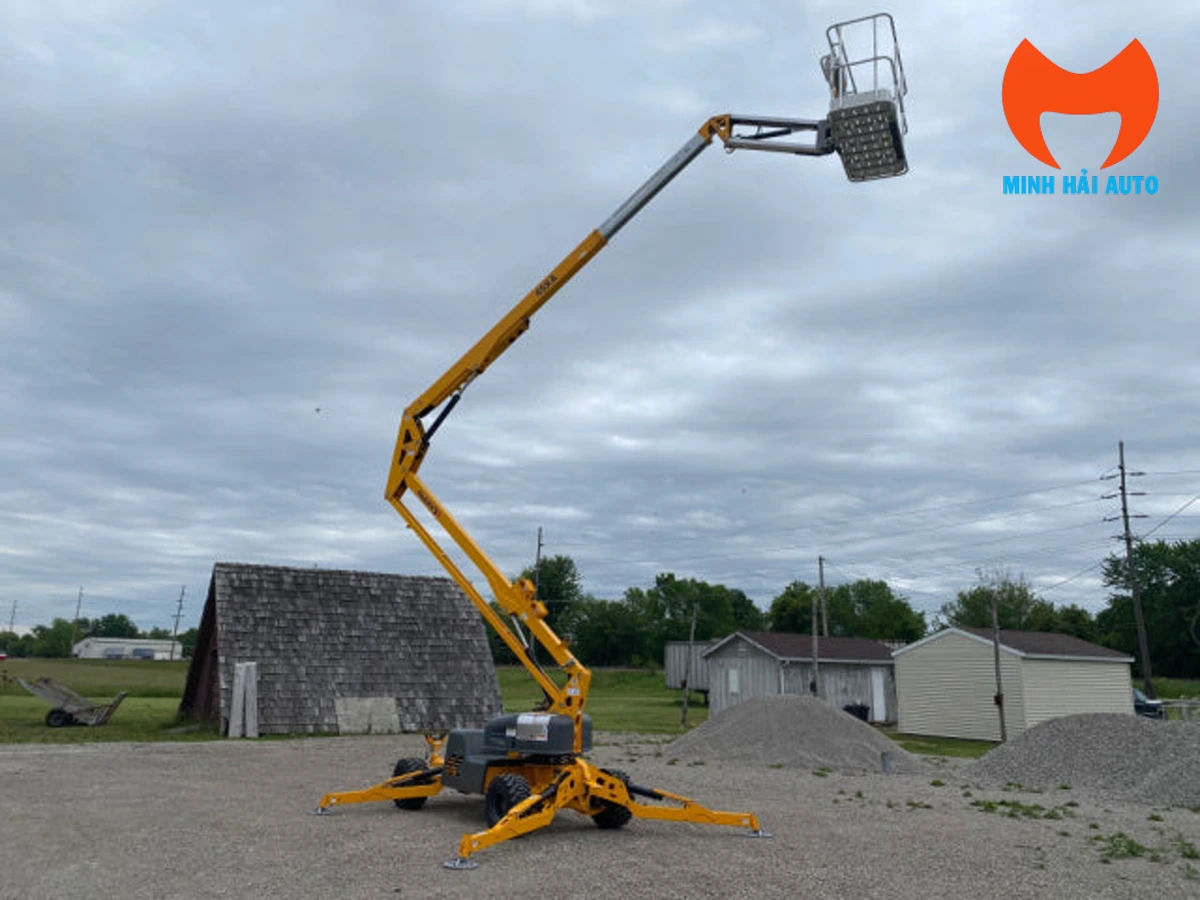Haulotte HLA16 PX triển khai chân chống và vươn cần