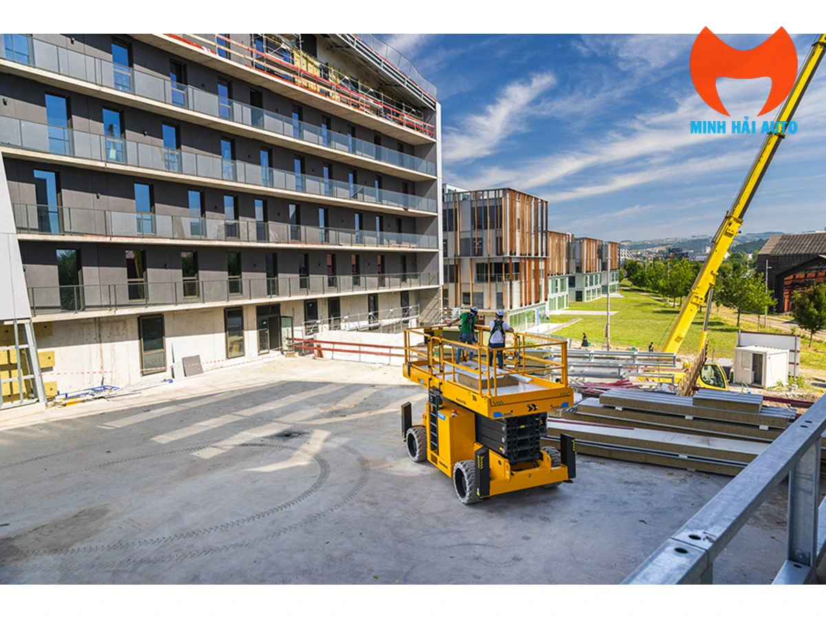 Sàn làm việc Haulotte HS21 E mở rộng tại công trường