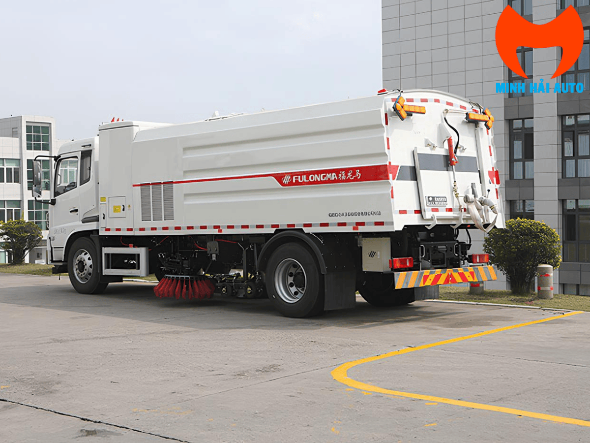 Hệ thống chổi quét và vòi phun áp lực cao hoạt động thực tế trên đường phố