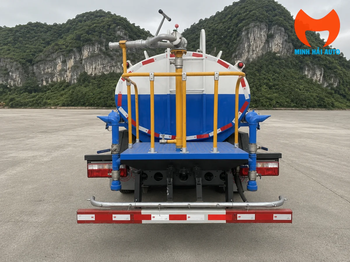 Cụm vòi phun và súng phun phía sau xe rửa đường