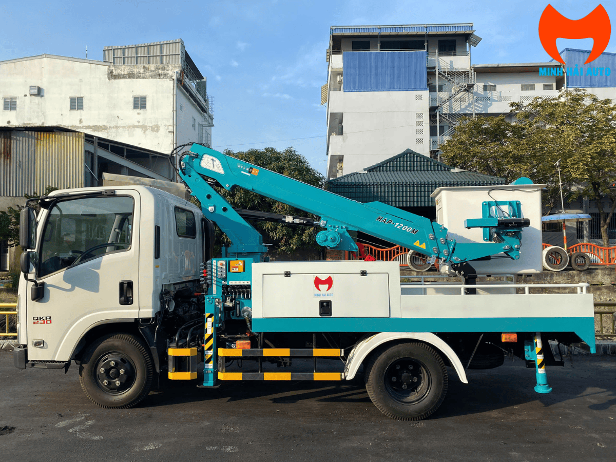 Hệ thống điều khiển thông minh tích hợp chẩn đoán lỗi trên xe nâng người thế hệ mới