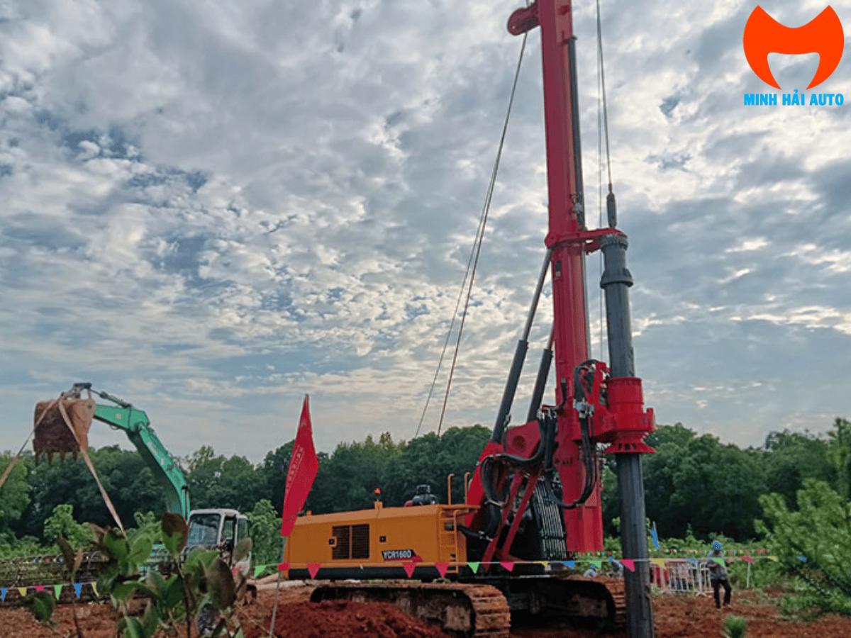 Hình ảnh tổng thể máy khoan cọc nhồi YCR160 tại công trường
