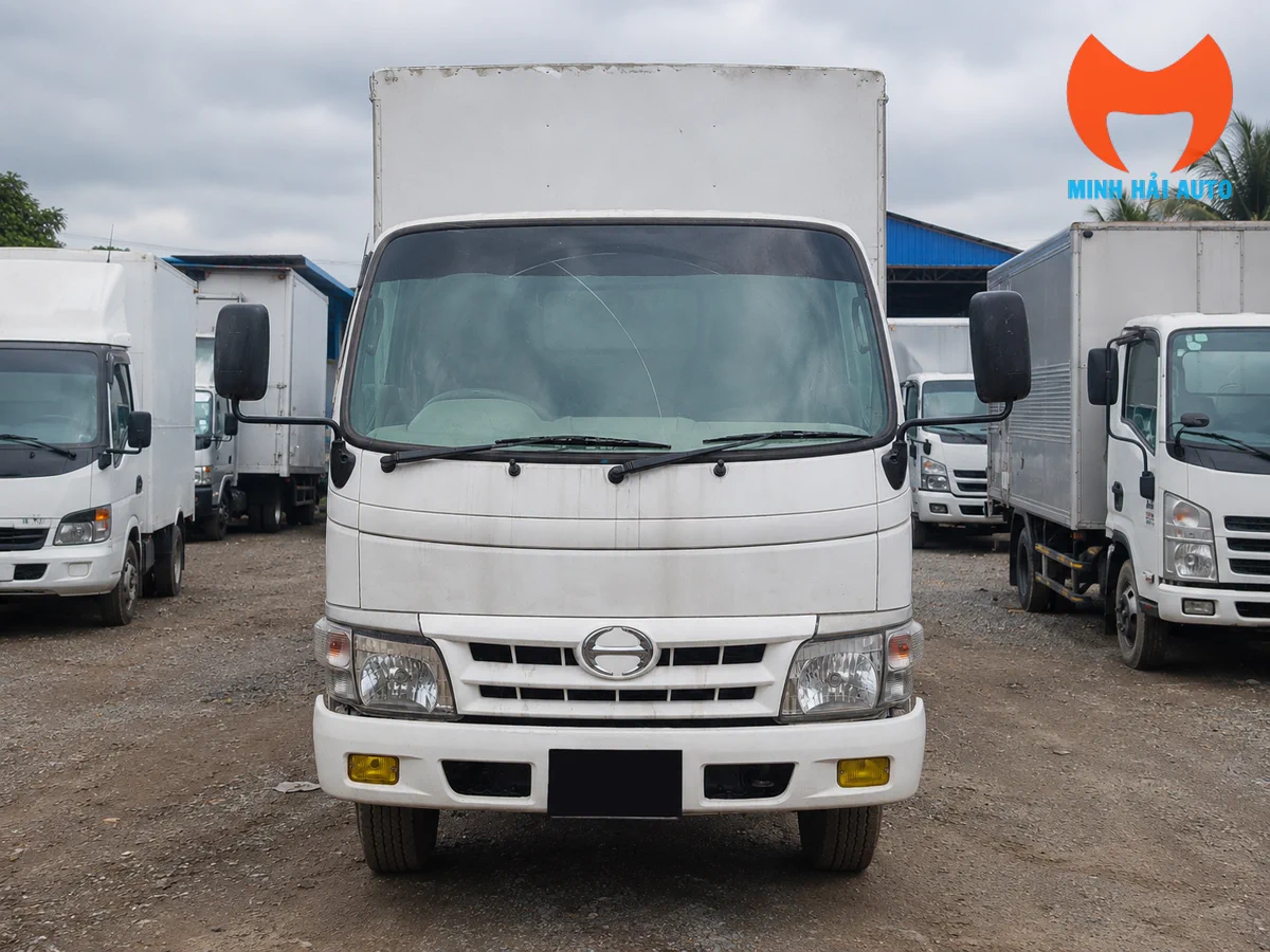 Cabin 3 chỗ ngồi xe tải Hino Dutro 300 110SD