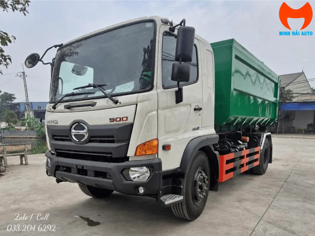 Xe thùng rời Hino với khung móc thủy lực và thùng tháo rời