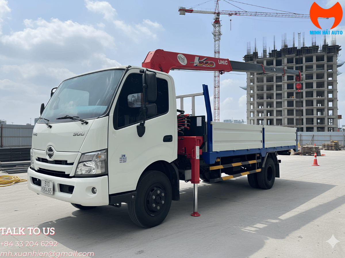 Hino XZU730L gắn cẩu Unic UR-V343