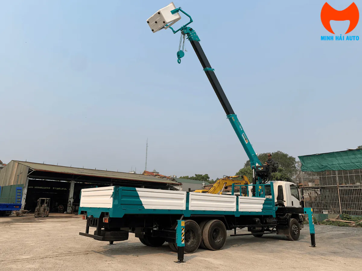 Cẩu tự hành Hyundai Everdigm 12 tấn lắp xe Hyundai HD320