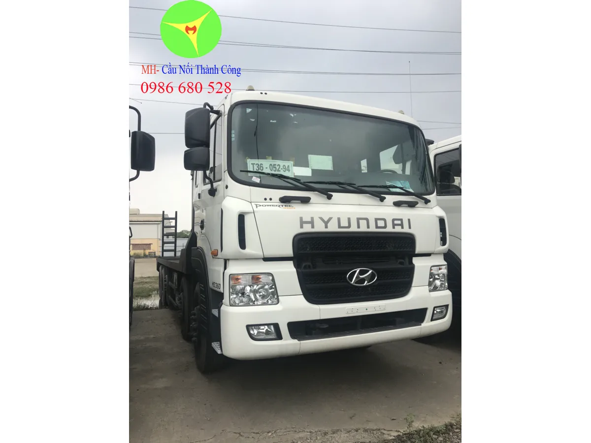 Cabin và đầu xe Hyundai HD360 năm trục nhìn từ góc trước bên phải