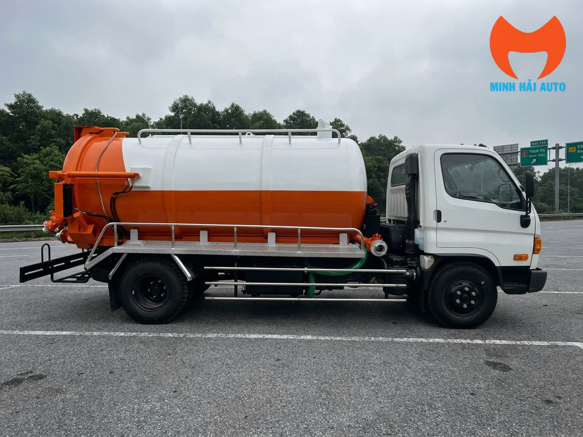 Bồn hút chất thải 6m3 Hyundai Mighty W11S Bồn hút chất thải 6m3 trên xe Hyundai Mighty W11S