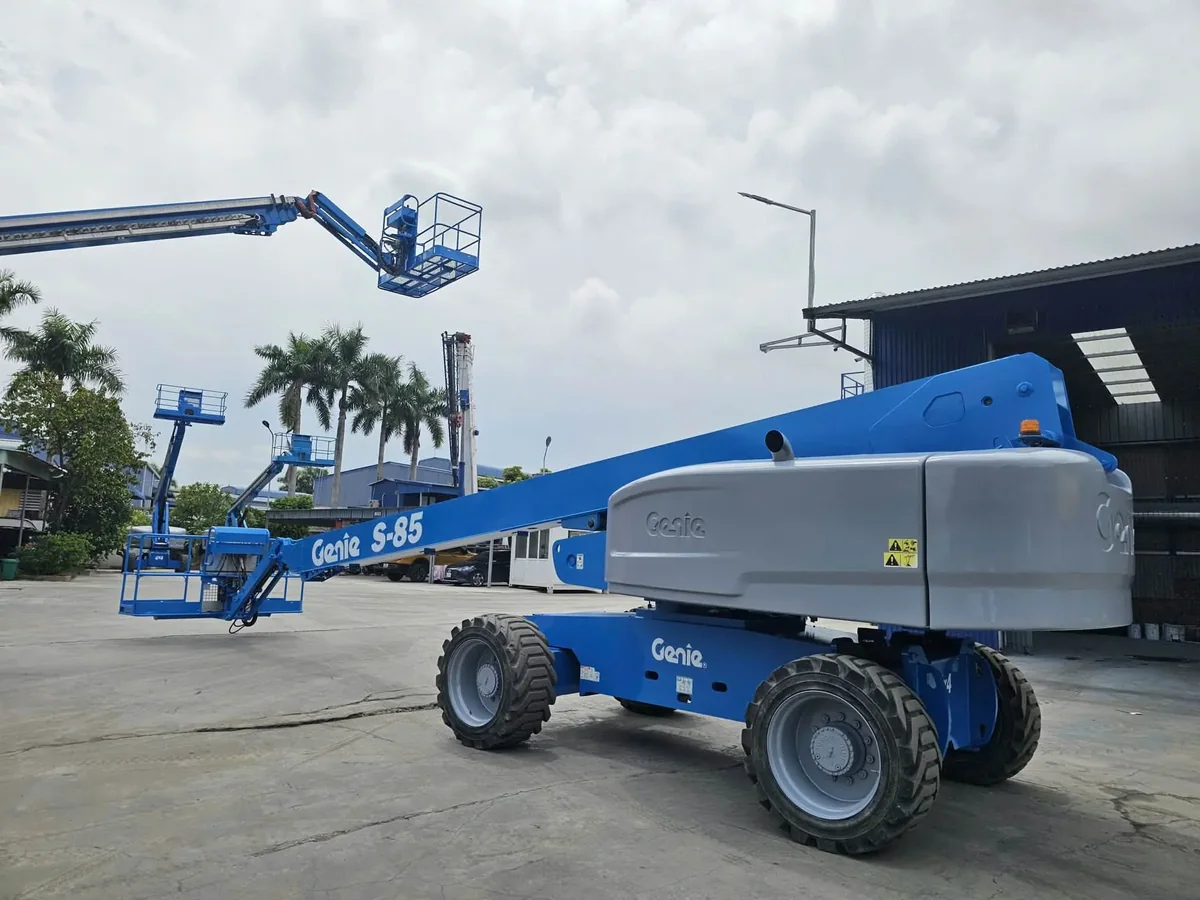 Kết cấu cần gấp khúc ảnh hưởng vùng làm việc Kết cấu các khớp cần của xe nâng người Z-boom Genie