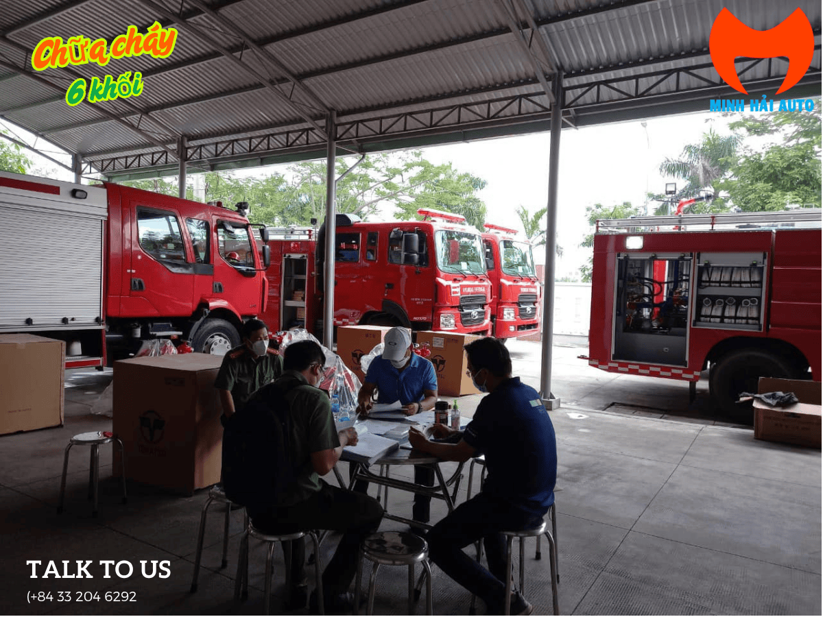 Khoang chứa thiết bị và phụ kiện đi kèm trên xe chữa cháy 6 khối Minh Hải Auto.