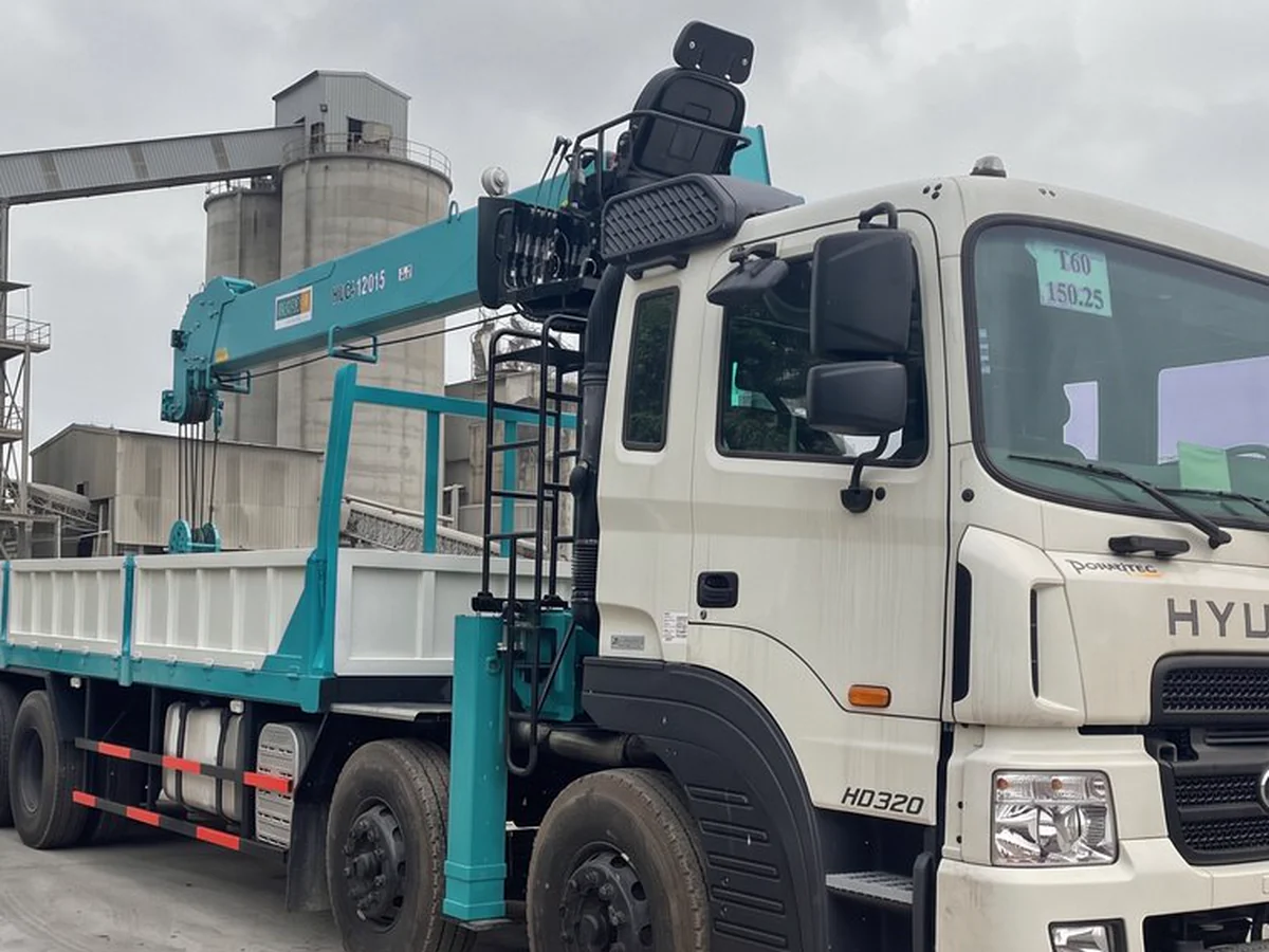 Vùng chân đế, cơ cấu cần và vị trí điều khiển cần được kiểm tra thay vì chỉ nhìn lớp sơn Vùng chân đế, cơ cấu cần và vị trí điều khiển cần được kiểm tra thay vì chỉ nhìn lớp sơn