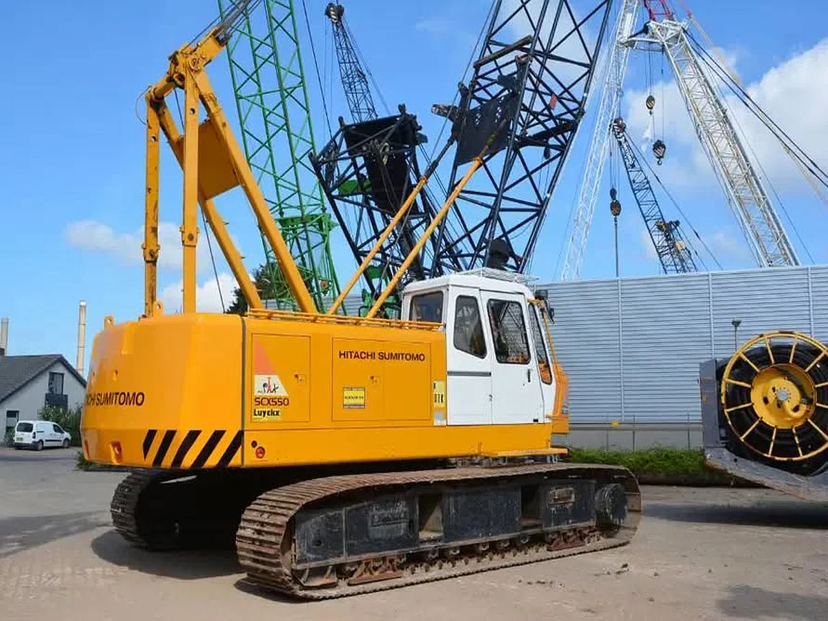 Kiểm tra đối trọng và dải xích cẩu bánh xích Kiểm tra cabin đối trọng và dải xích xe cẩu bánh xích