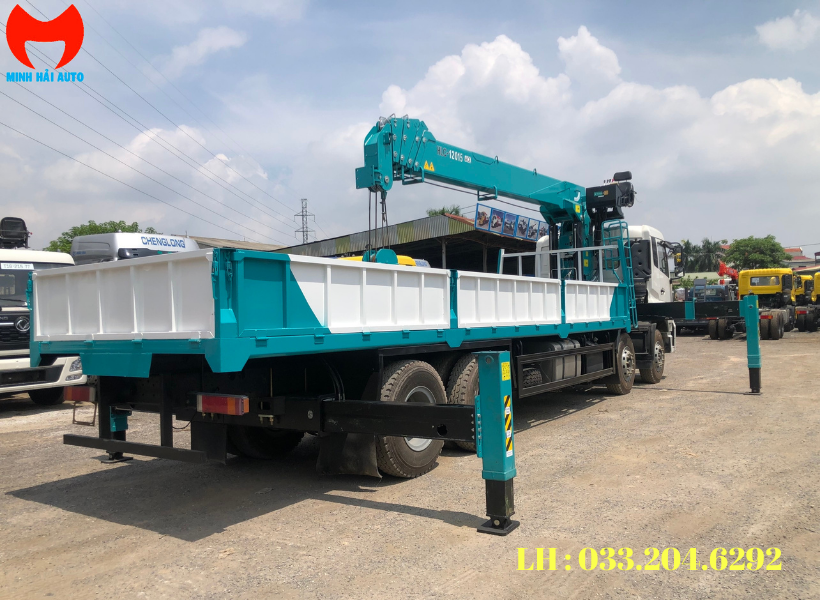 Xe tải gắn cẩu tự hành 8 tấn
