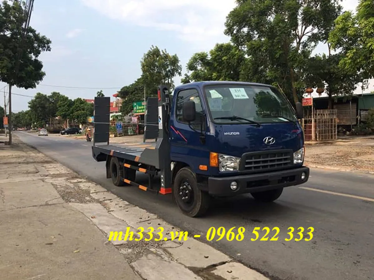 Sàn xe nâng đầu chở máy công trình Hyundai Mighty 2017 nhìn từ phía sau