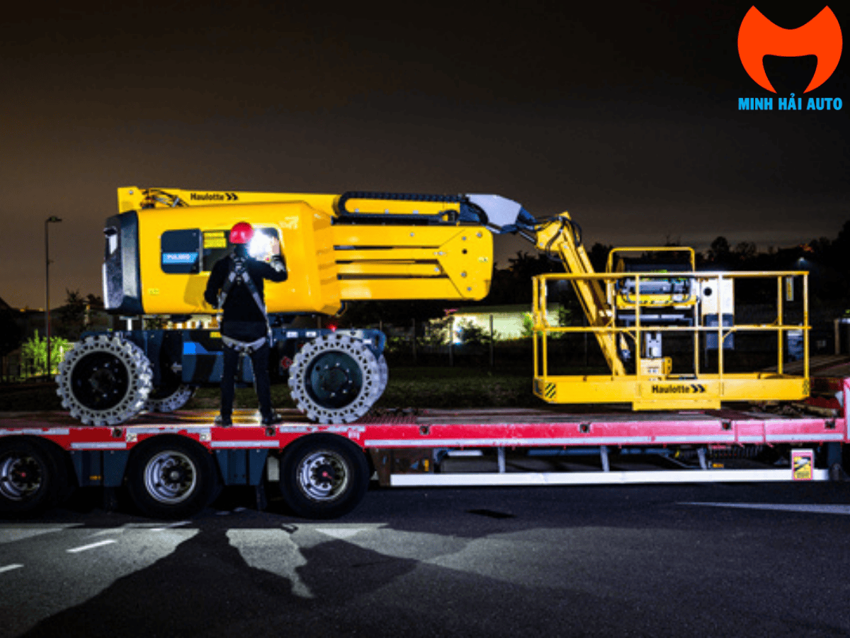 Minh Hải Auto bàn giao xe nâng người Haulotte HA16 RTJ PRO chính hãng.