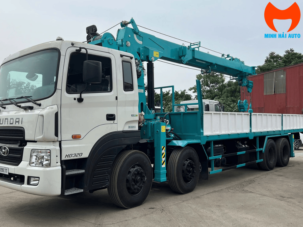 Nghiệm thu an toàn hệ thống chân chống và bơm thủy lực xe cẩu tự hành trước khi bàn giao