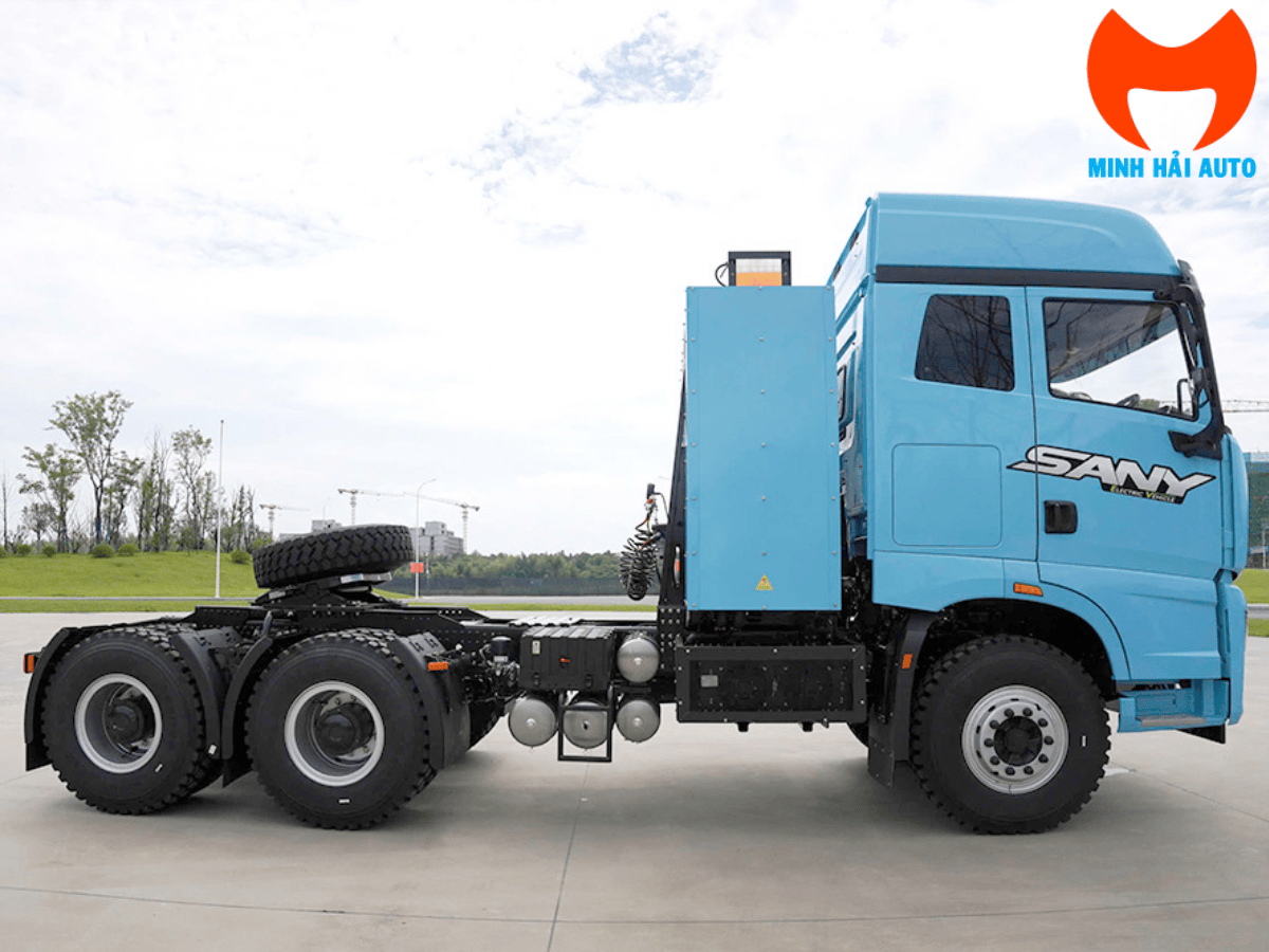 Ngoại thất xe đầu kéo điện SANY EVJL425CG64-80