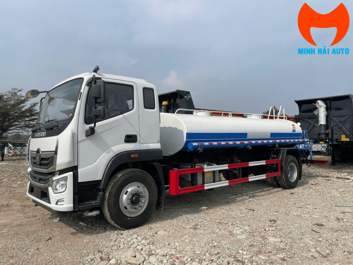 Nội thất cabin xe phun nước Foton Auman 9 khối rộng rãi và tiện nghi