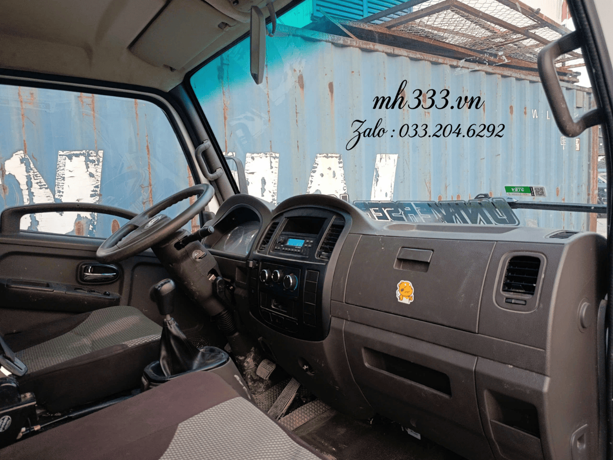 Nội thất cabin xe trộn bê tông WAW 4.4 tấn lướt đời 2024.