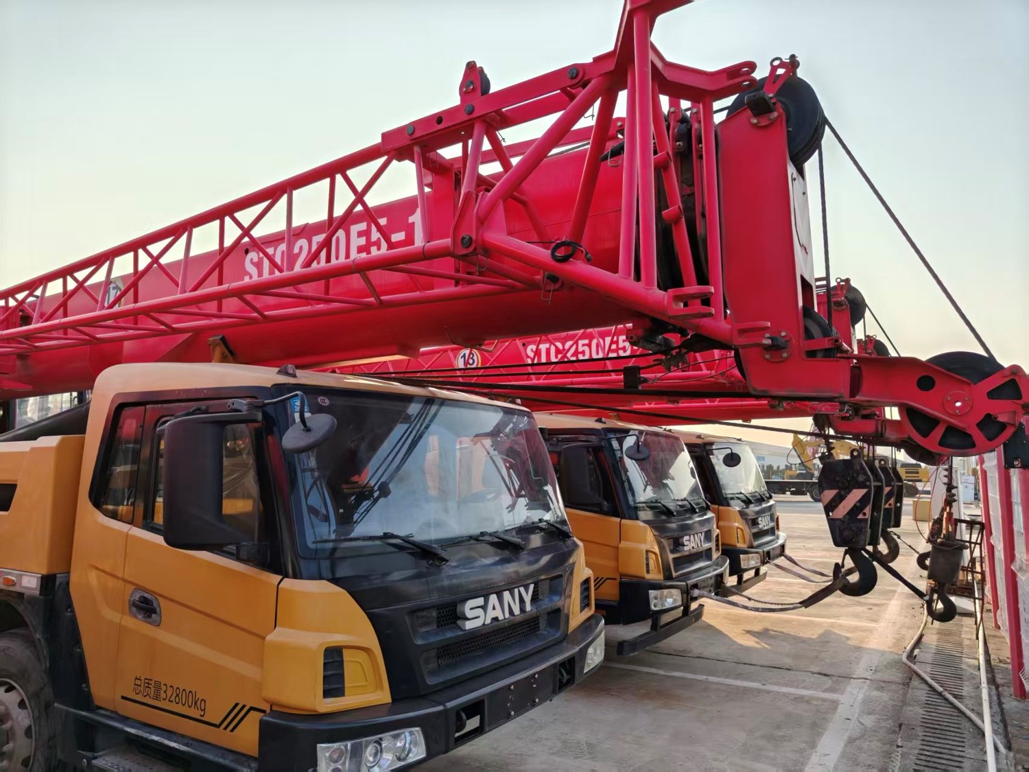 Toàn cảnh xe cẩu Sany 25 tấn cũ STC250E5-1 đời 2022 tại Minh Hải Auto.