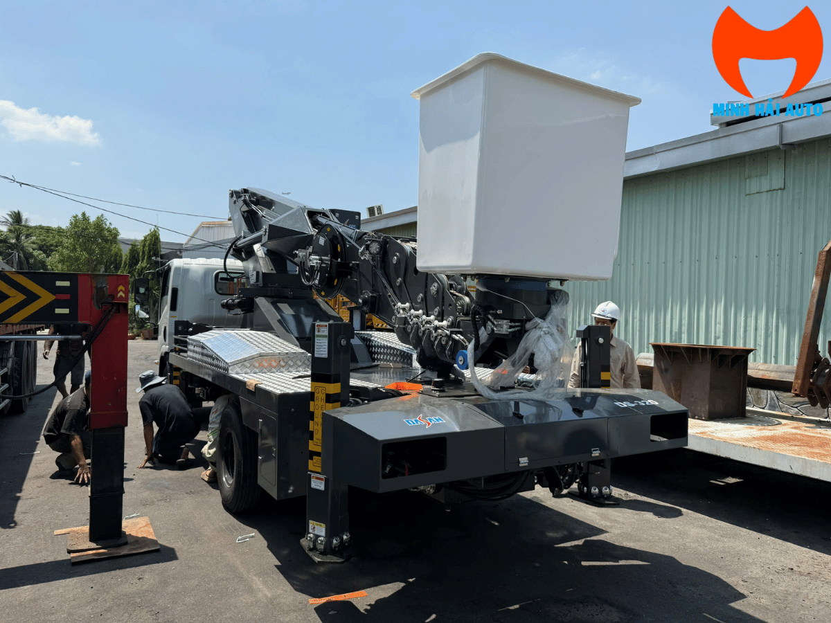Quy trình lắp ráp Dasan DAP230 bằng cẩu Palfinger