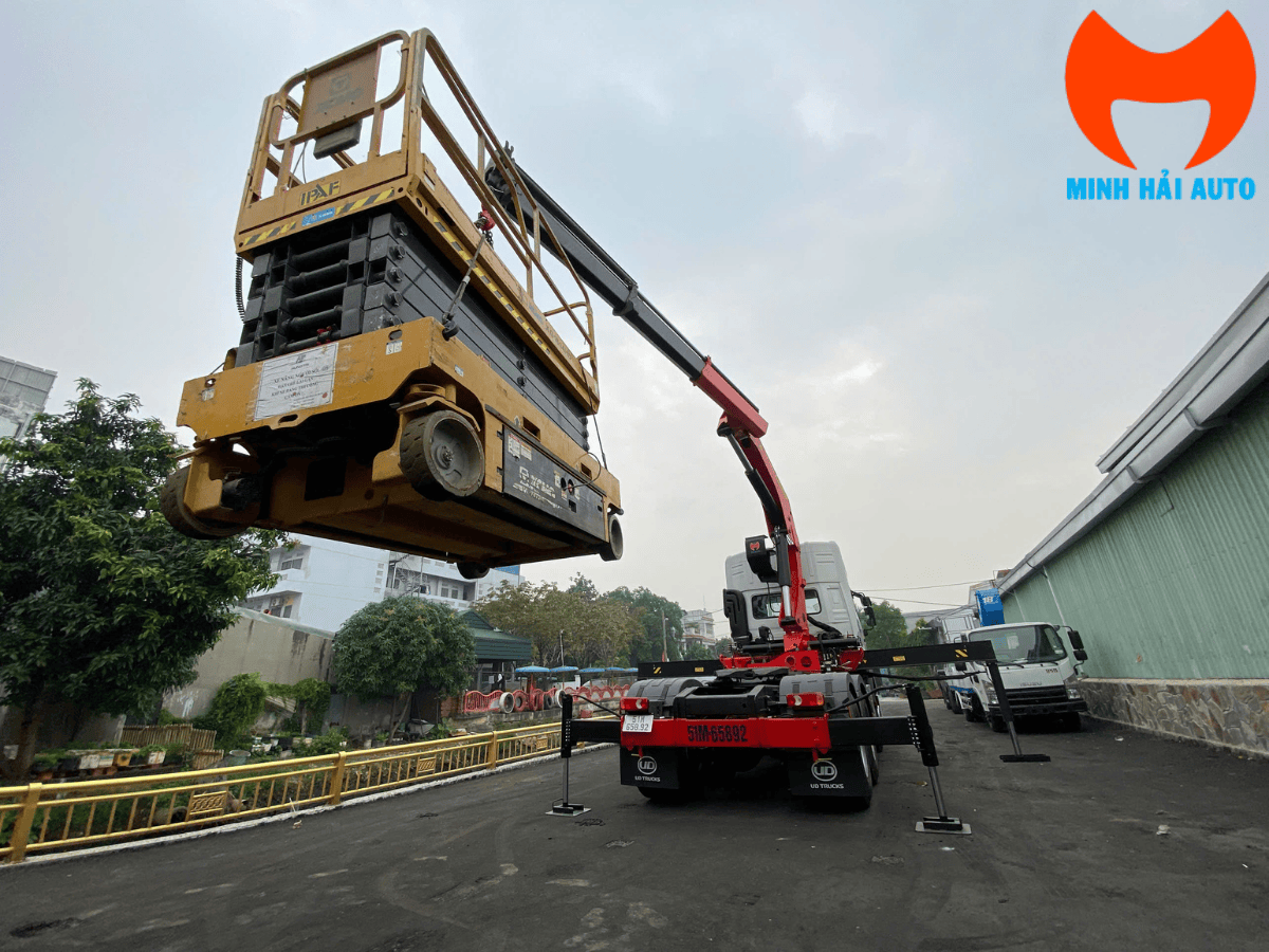 So sánh kích thước gập gọn của cẩu Palfinger so với cẩu thước thông thường