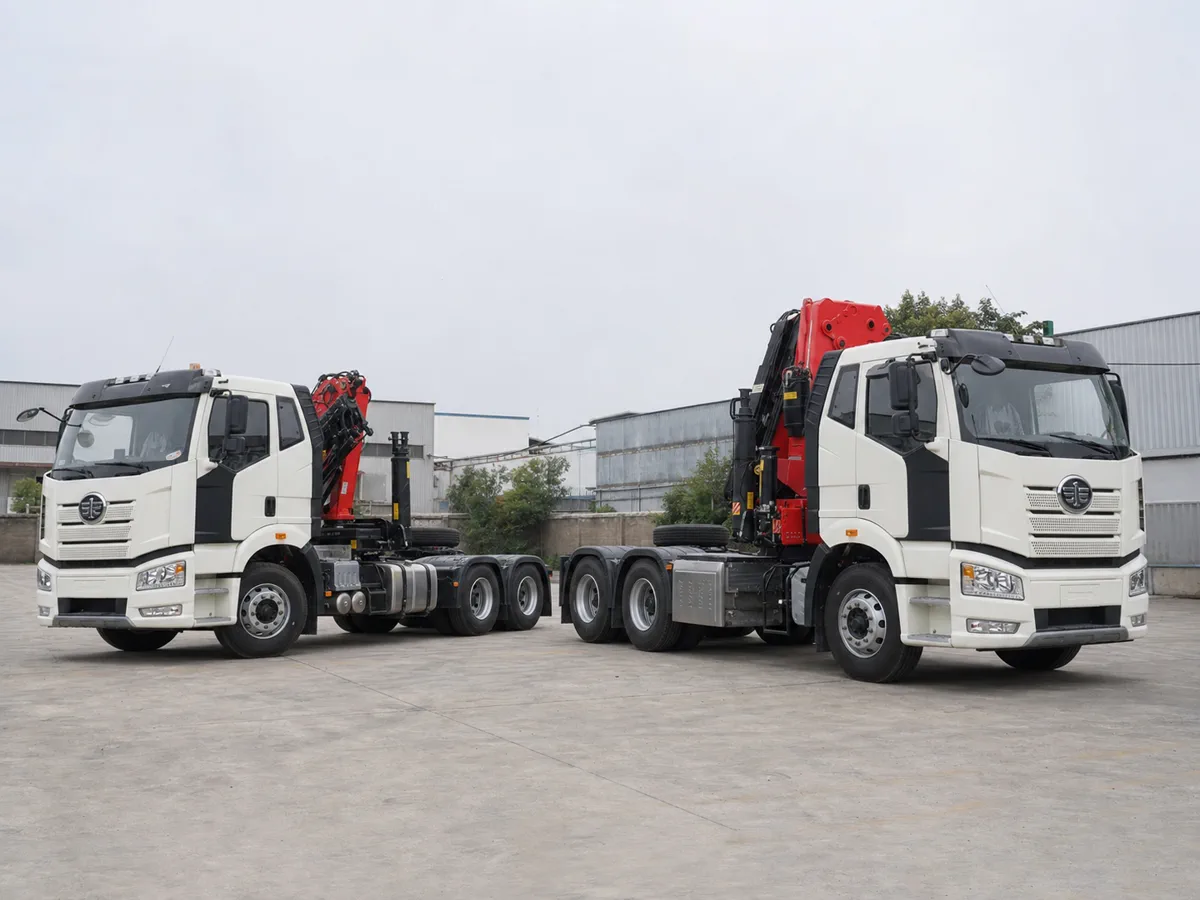So sánh tự trọng cẩu trên xe đầu kéo So sánh cấu hình cẩu gập trên xe đầu kéo