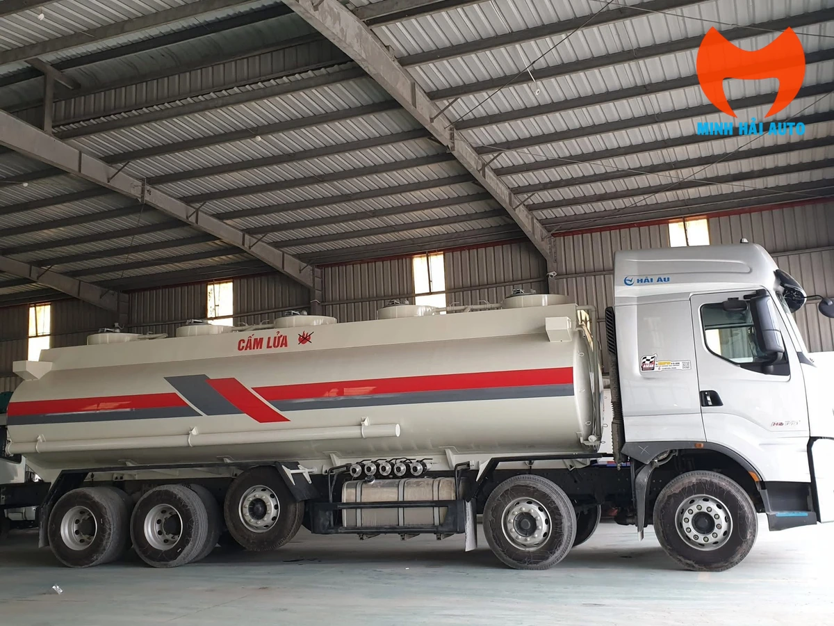 Thân bồn xitec 26 khối xe bồn Chenglong 5 chân và cụm van xả đáy