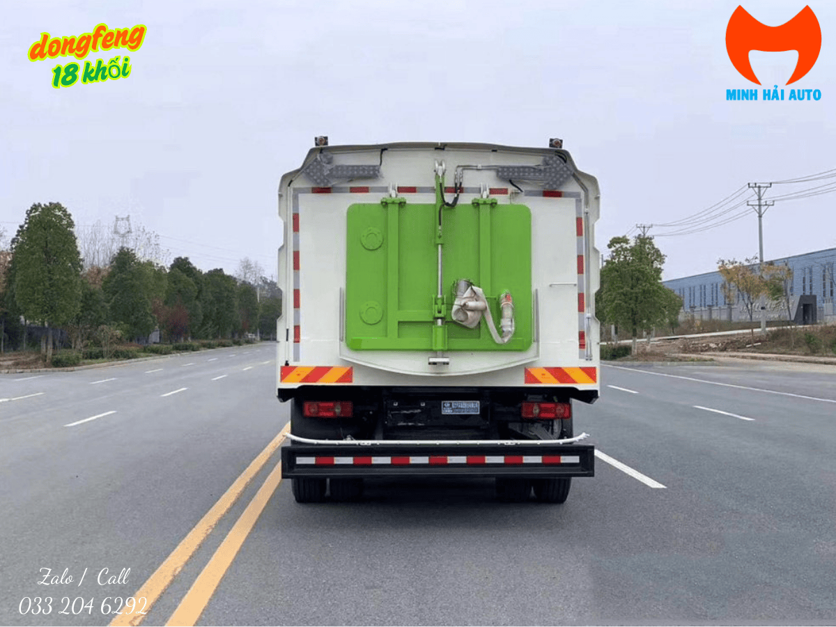 Thùng chứa của xe quét rửa đường 18 khối Dongfeng với dung tích lớn.
