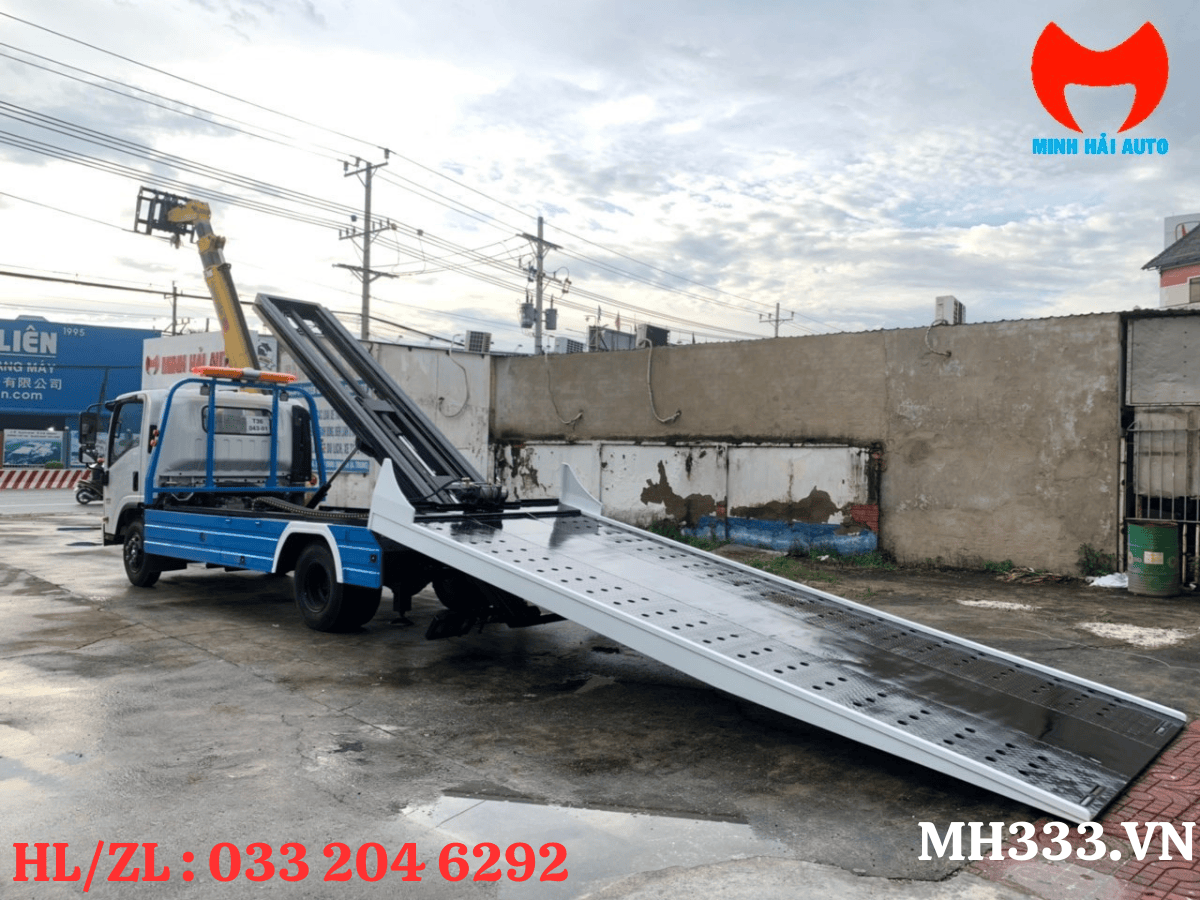 Xe cứu hộ giao thông Isuzu 2.5 tấn sàn trượt