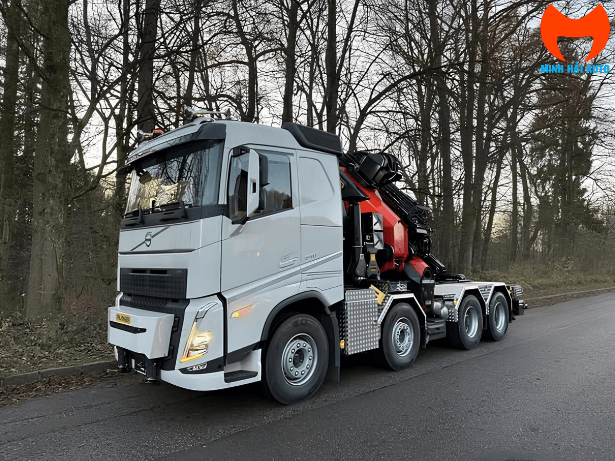 Đầu kéo Volvo gắn cẩu