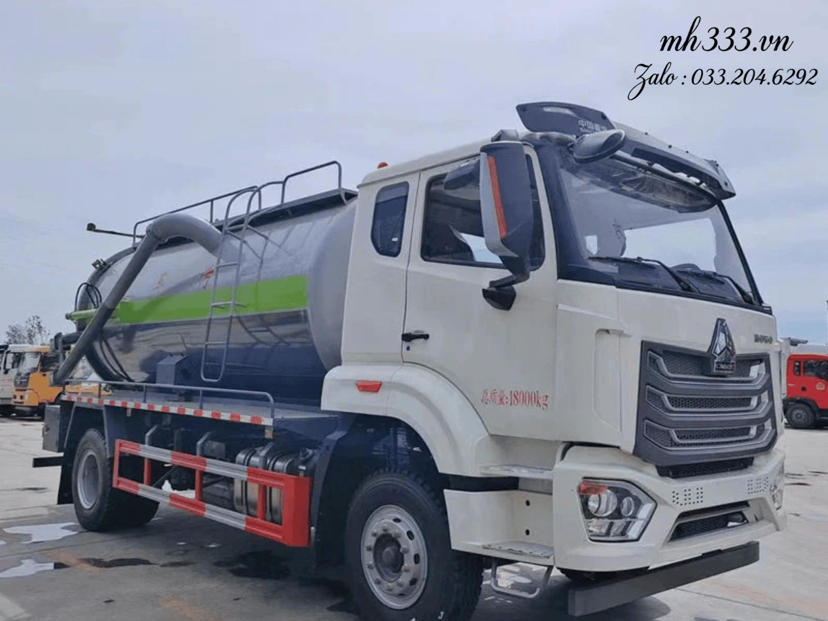 Toàn cảnh xe hút chất thải Howo 2 chân dung tích bồn 12 khối do Minh Hải Auto cung cấp.