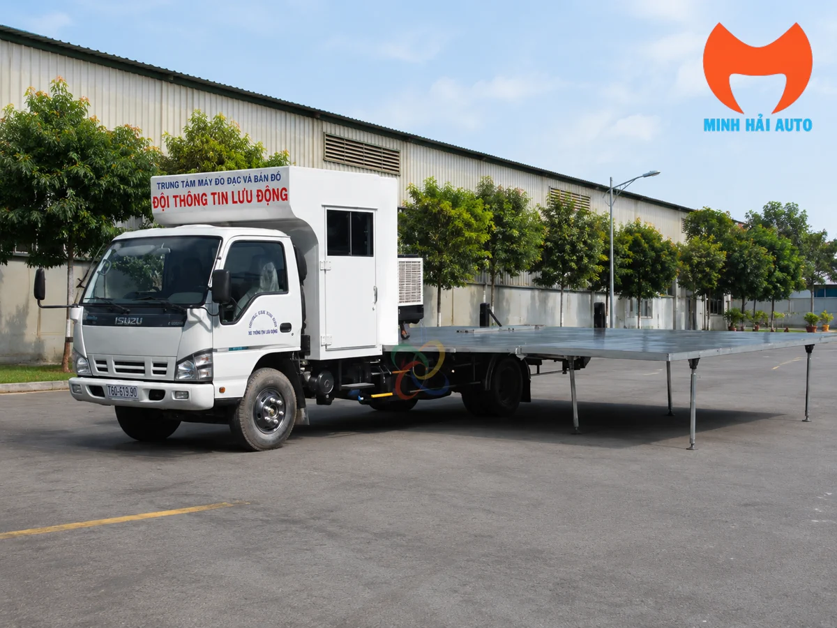 Tổng quan xe ô tô sân khấu di động Hino FG8JPSB