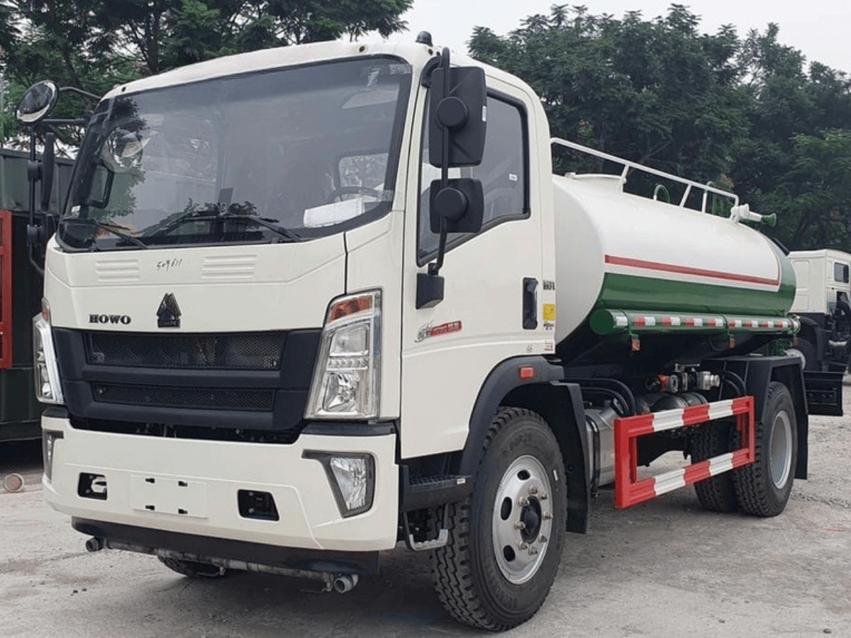 Xe bồn phun nước rửa đường 8 khối Howo Sinotruk tại Minh Hải Auto