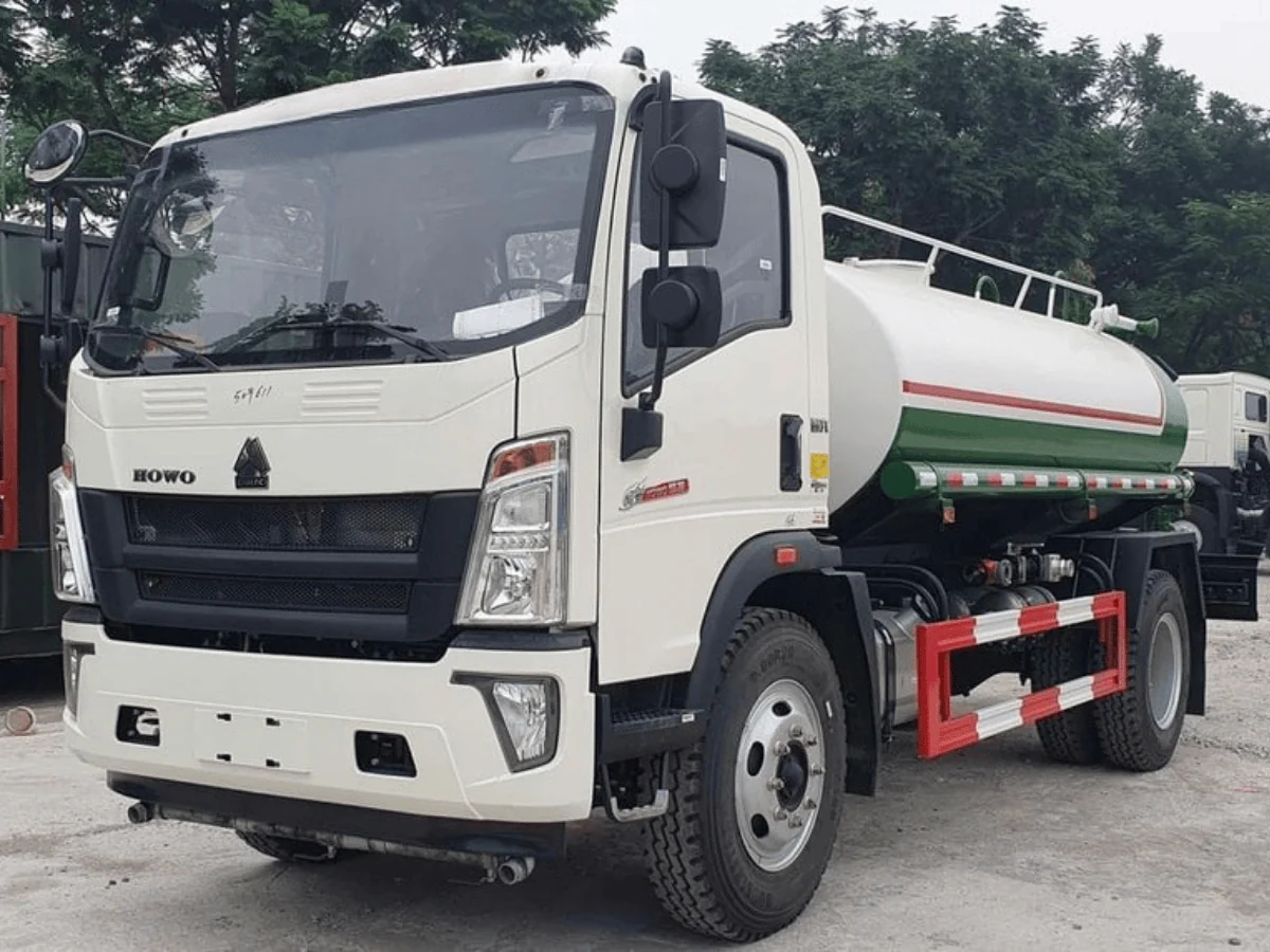 Xe bồn phun nước rửa đường HOWO