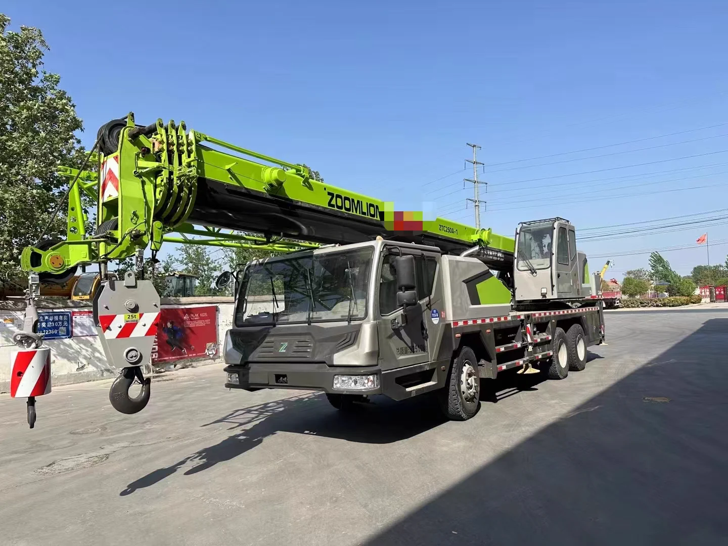 Xe cẩu bánh lốp cũ Zoomlion đã qua sử dụng