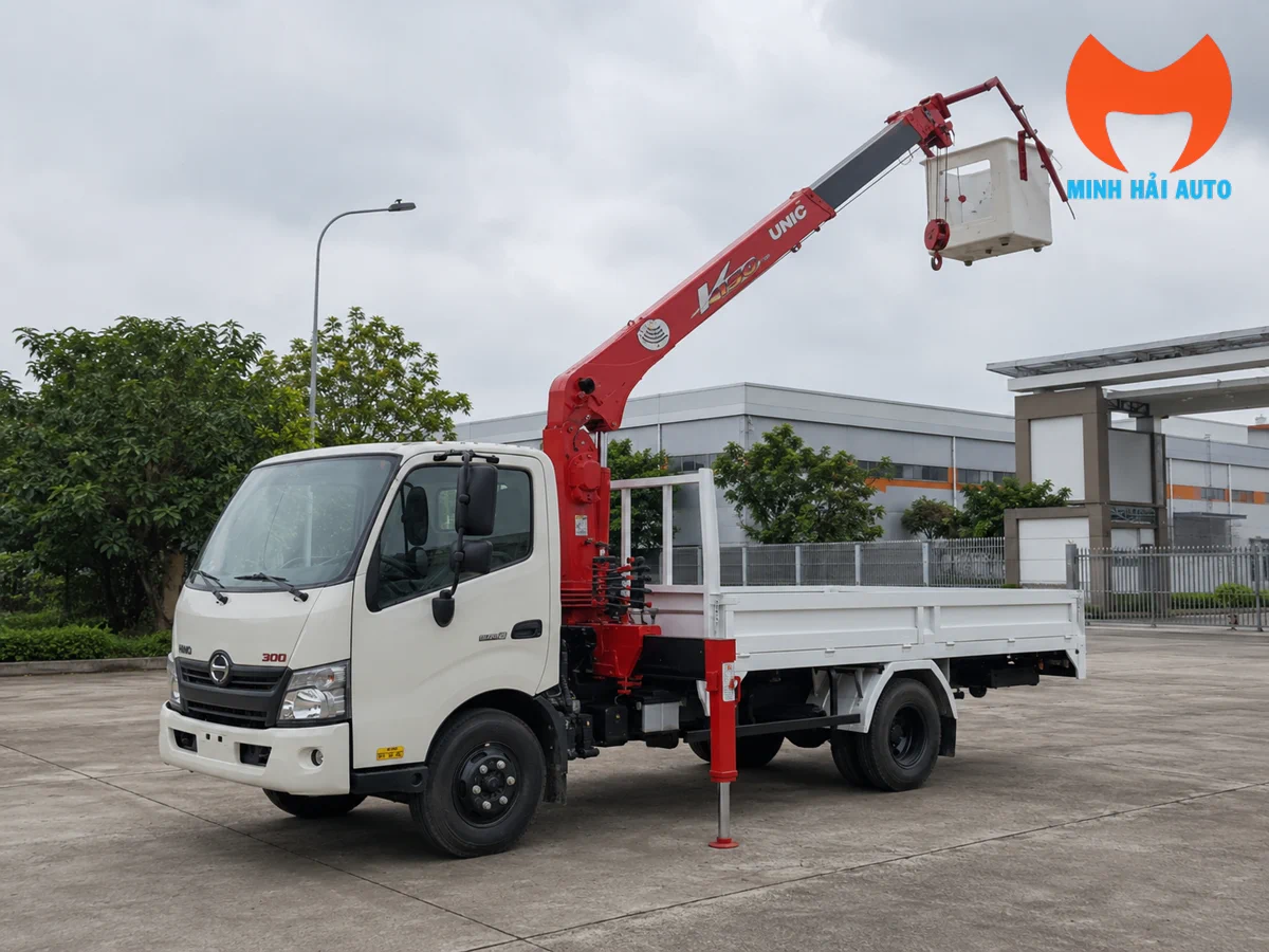 xe cẩu nâng người Hino XZU730 gắn Unic URV345
