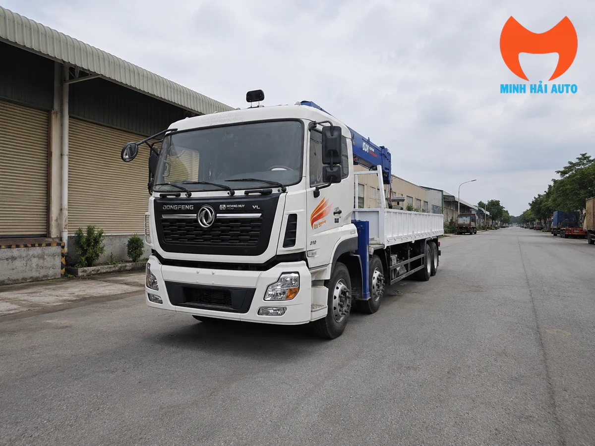 Xe cẩu tự hành 15 tấn nâng máy móc công nghiệp