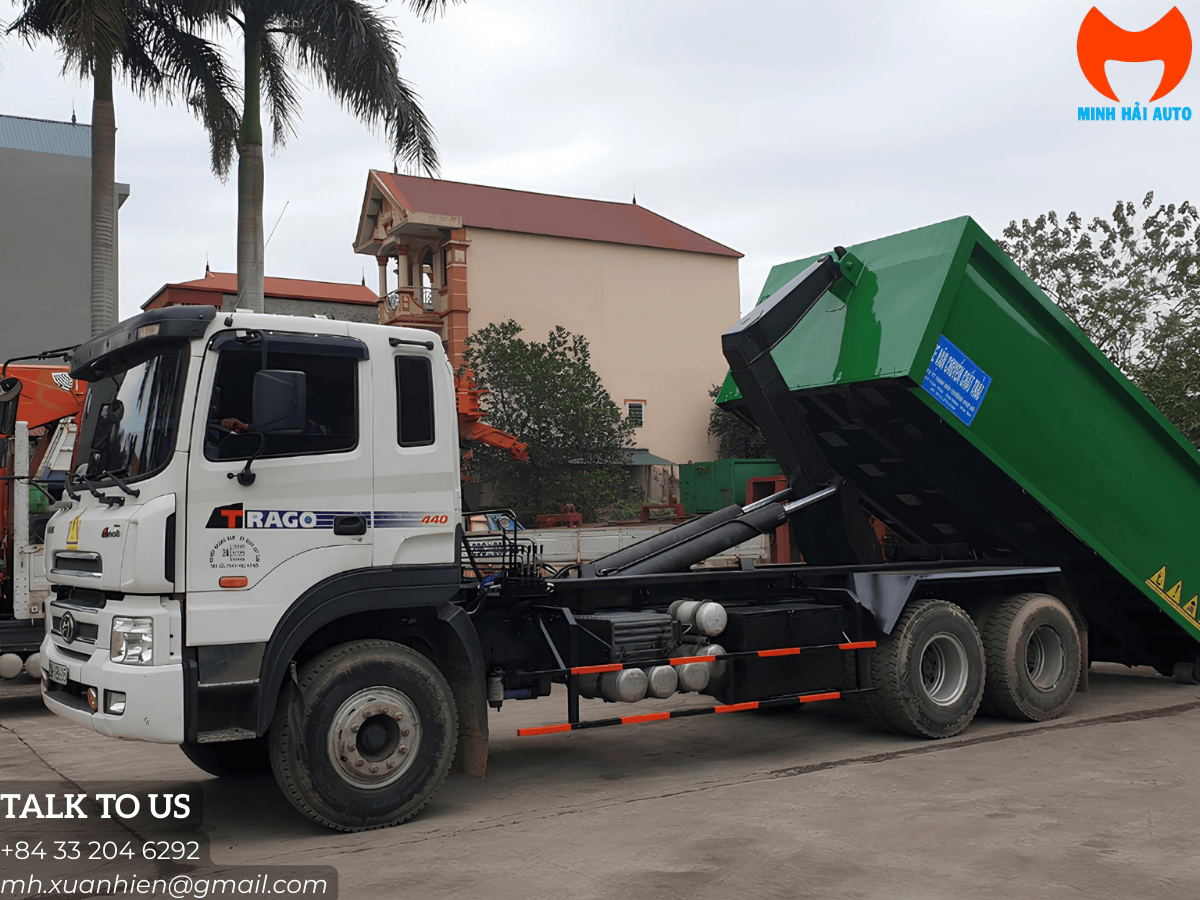 Xe chở rác thùng rời 22m³ Hyundai công nghệ Hàn Quốc, trang bị cơ cấu hooklift ≥18 tấn, do Minh Hải Auto cung cấp.