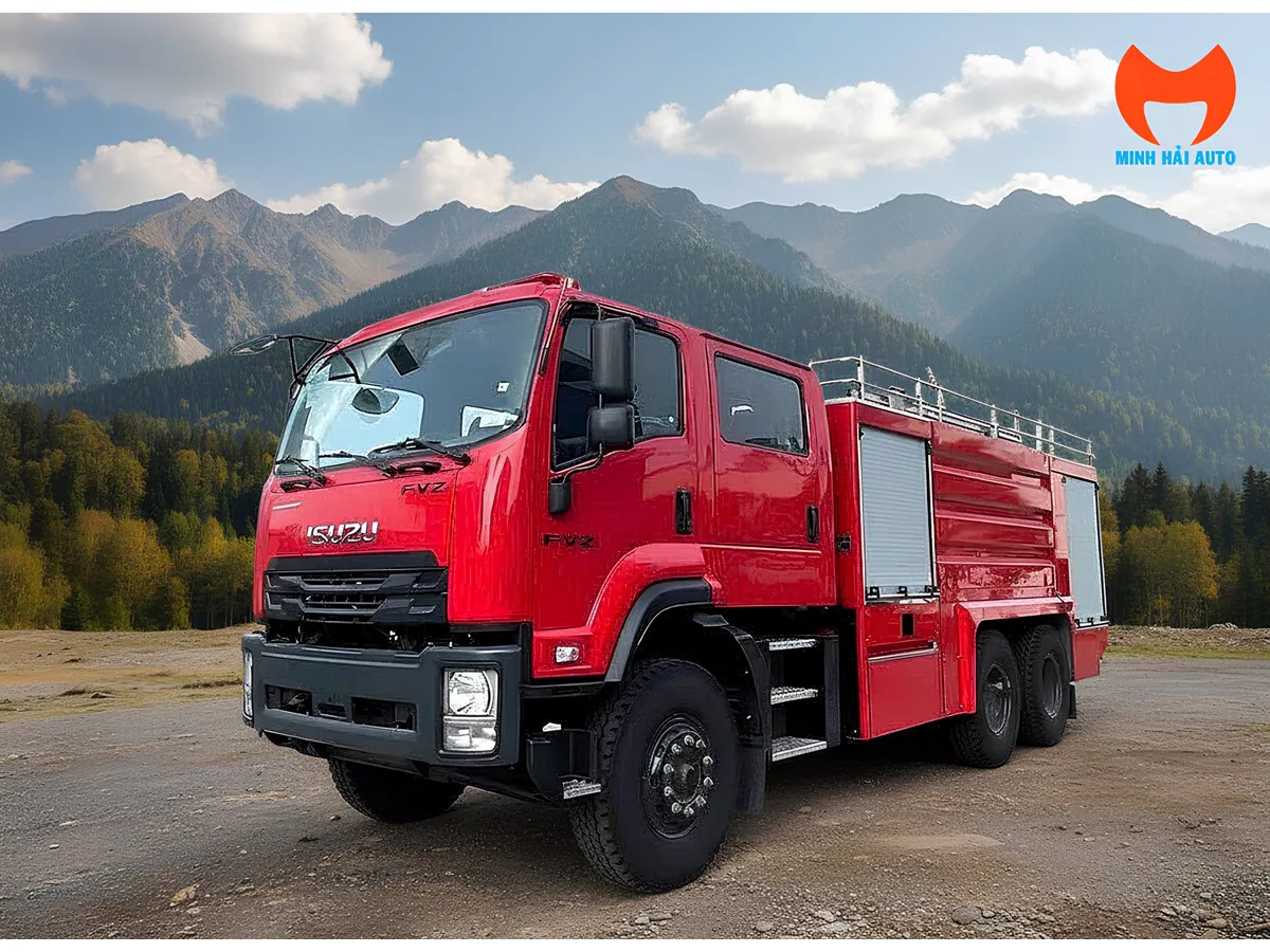 Xe chữa cháy Isuzu dung tích lớn cabin kép ba trục