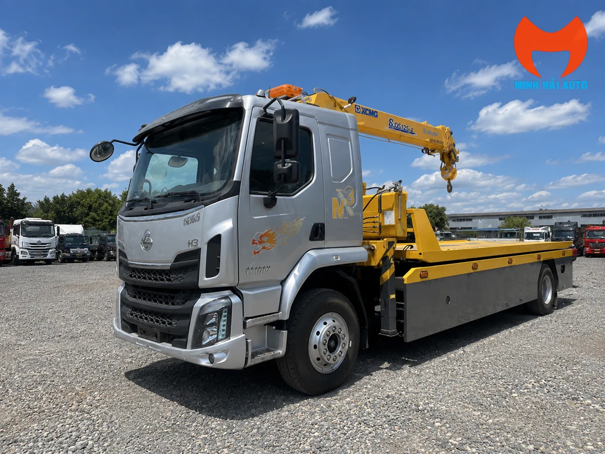 Sàn trượt và càng gắp sau xe cứu hộ Chenglong M3
